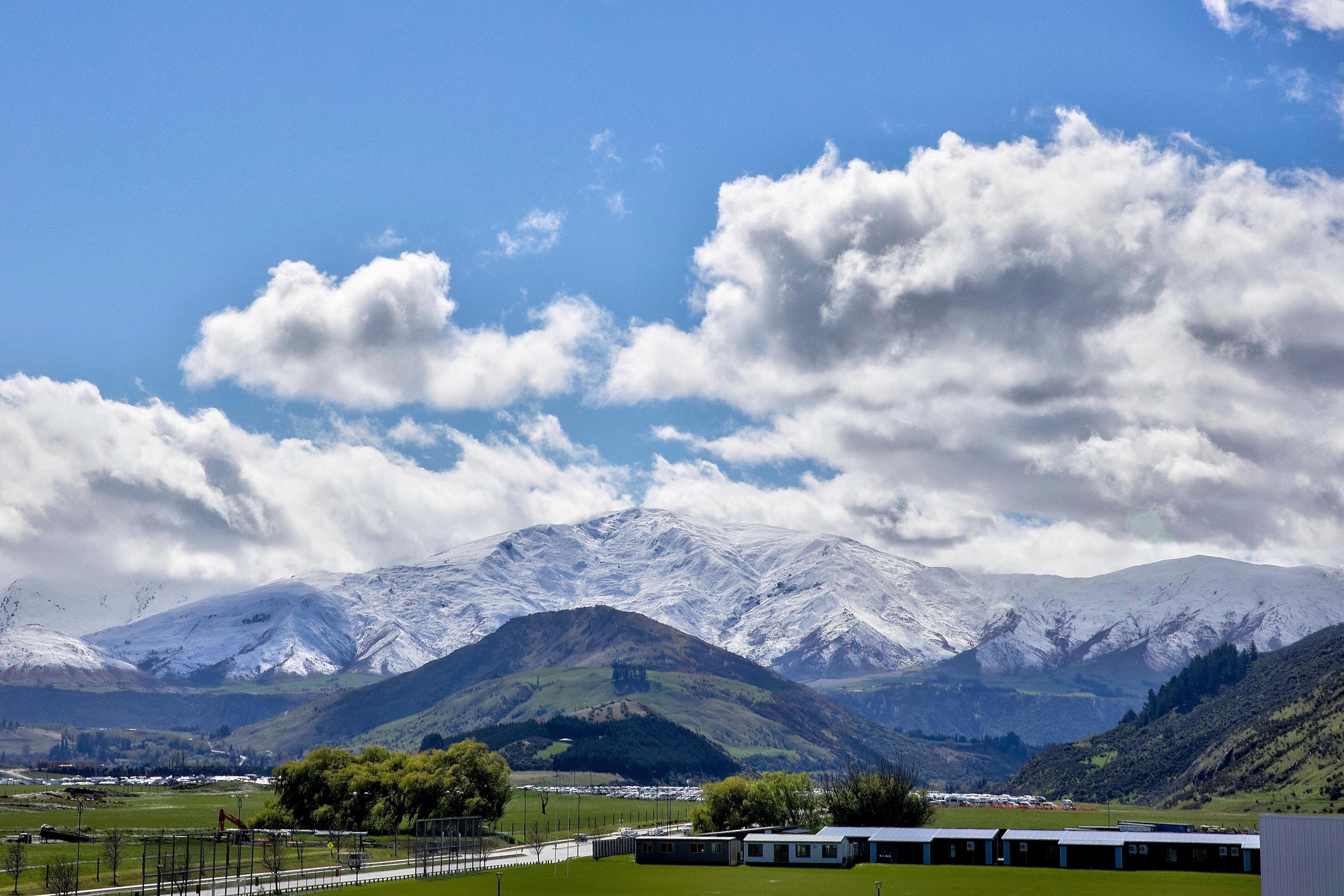Holiday Inn Queenstown Remarkables Park Exterior foto