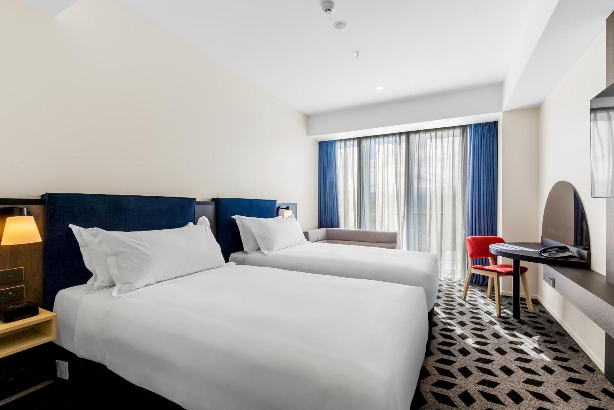 Holiday Inn Queenstown Remarkables Park Exterior foto