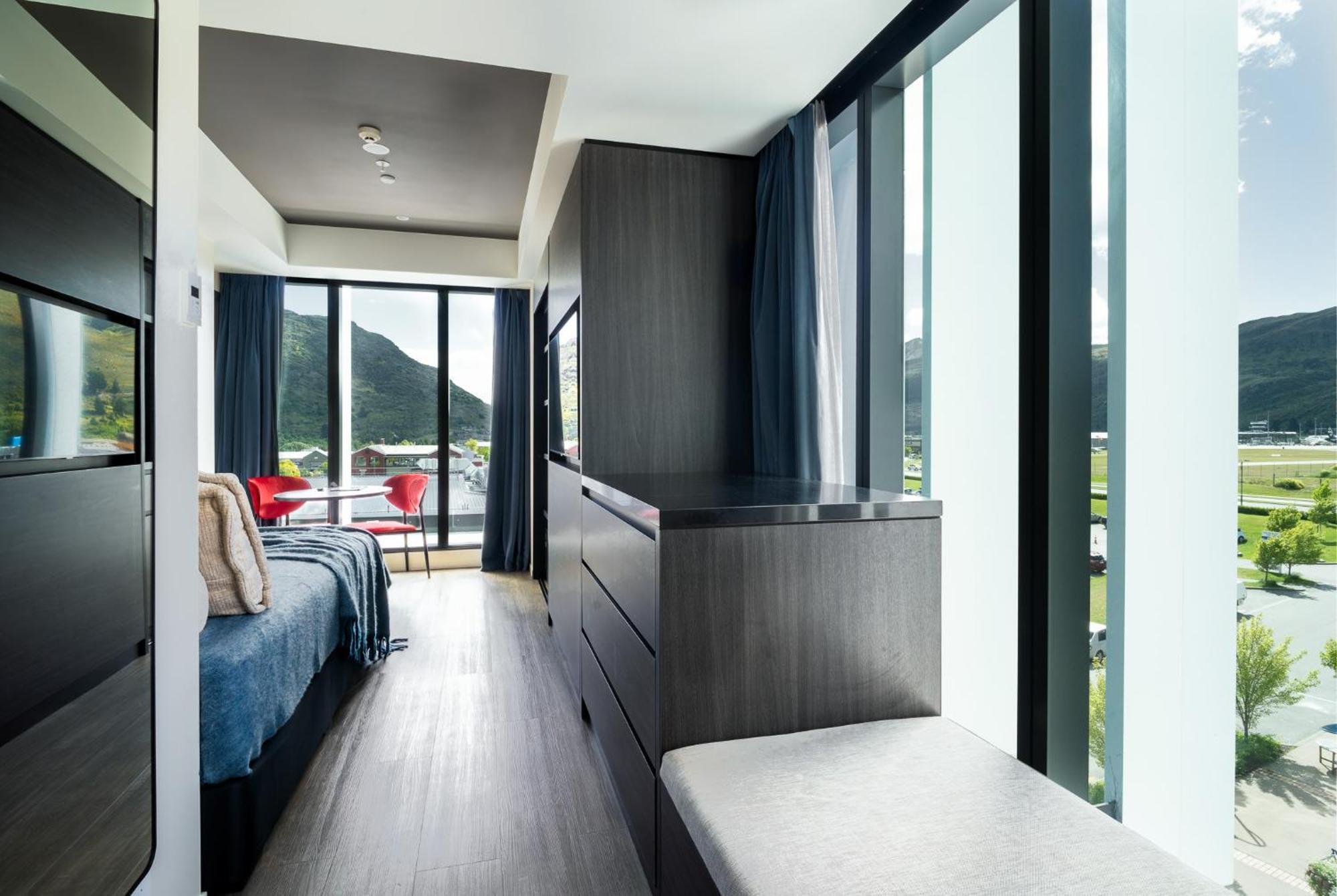 Holiday Inn Queenstown Remarkables Park Exterior foto